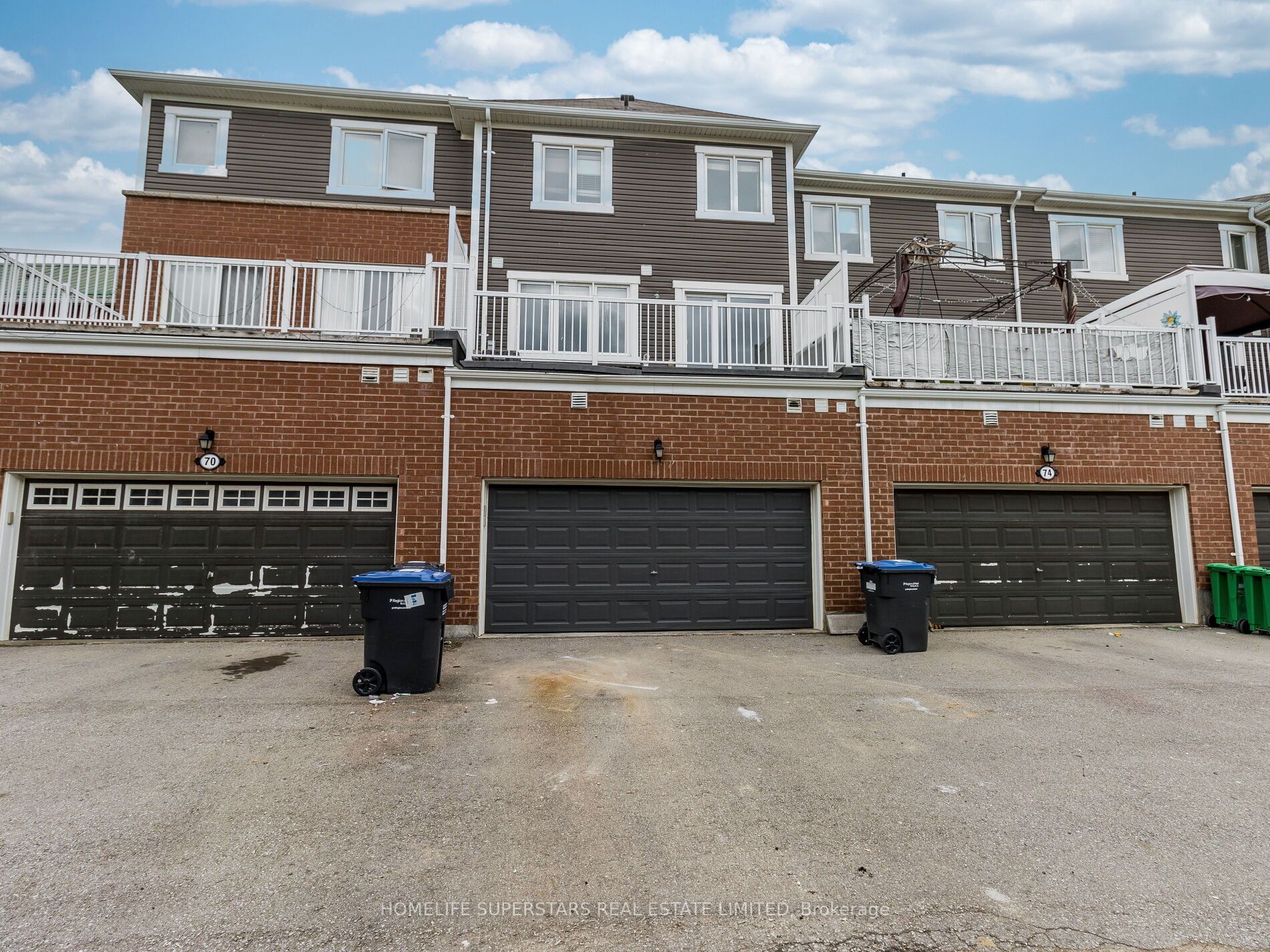 72 Volner, Brampton, Ontario L7A 4P3, 4 Bedrooms Bedrooms, ,3 BathroomsBathrooms,Att/row/twnhouse,For Sale,Volner,W9160547