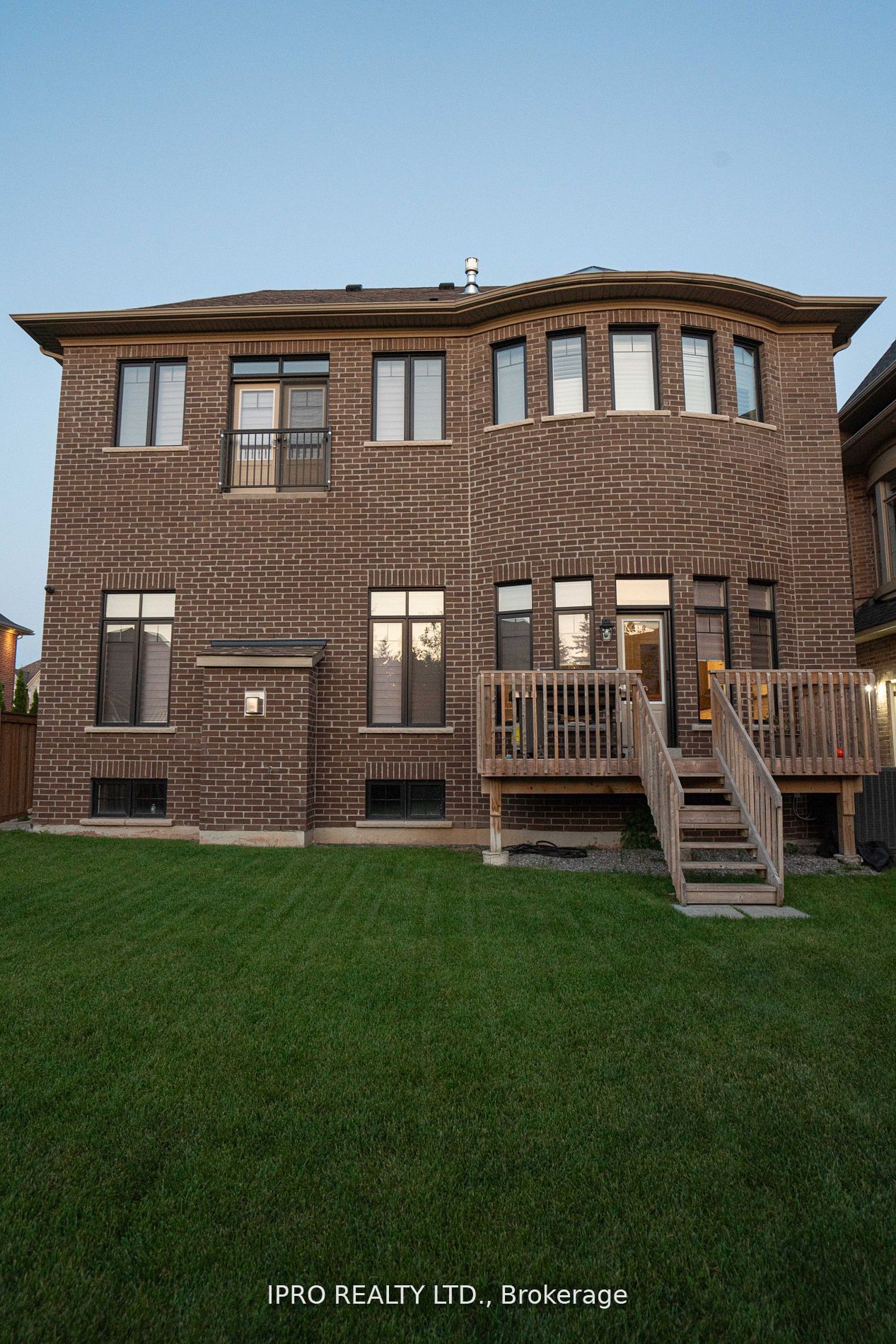 51 Classic, Brampton, Ontario L6Y 5H3, 4 Bedrooms Bedrooms, ,4 BathroomsBathrooms,Detached,For Sale,Classic,W9242533