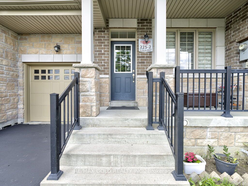 43 Zelda, Brampton, Ontario L6R 0B6, 4 Bedrooms Bedrooms, ,3 BathroomsBathrooms,Att/row/twnhouse,For Sale,Zelda,W9266820