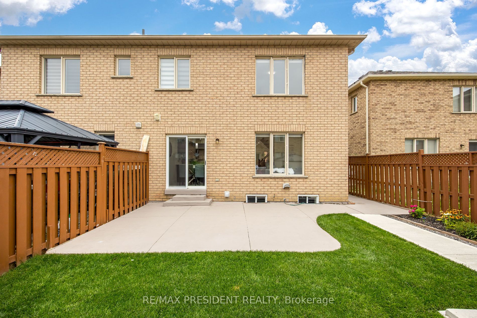 35 Arabia, Brampton, Ontario L6R 2N9, 3 Bedrooms Bedrooms, ,4 BathroomsBathrooms,Att/row/twnhouse,For Sale,Arabia,W9284313