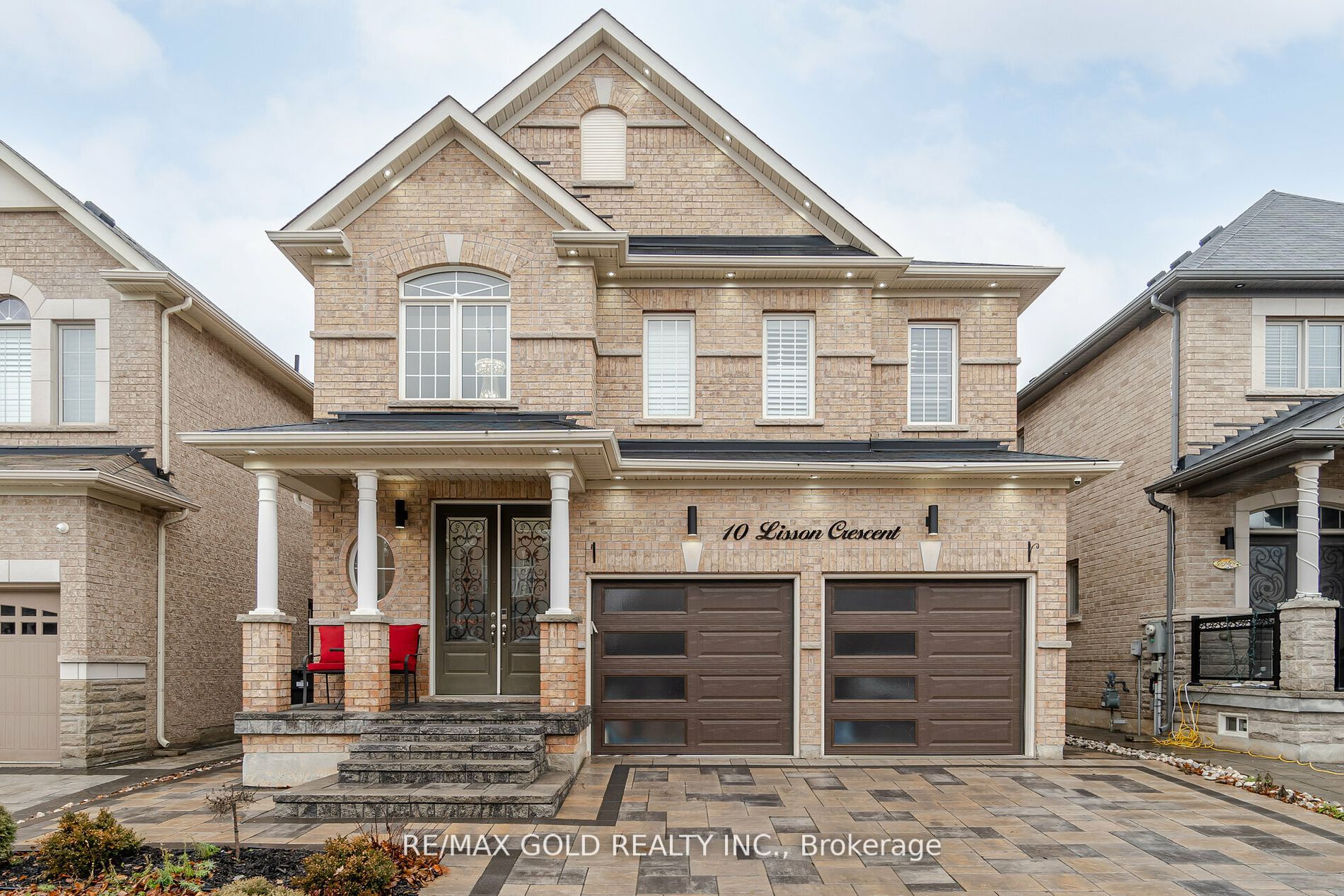 10 Lisson, Brampton, Ontario L6X 5H8, 4 Bedrooms Bedrooms, ,6 BathroomsBathrooms,Detached,For Sale,Lisson,W9295603