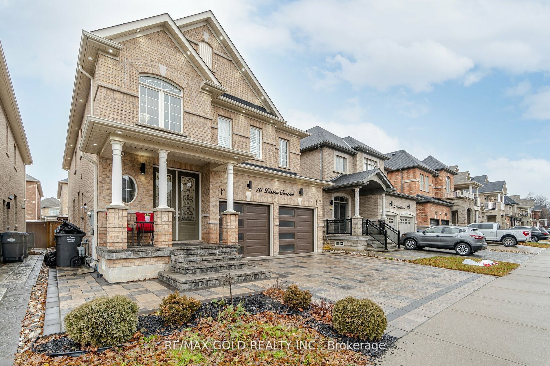 10 Lisson, Brampton, Ontario L6X 5H8, 4 Bedrooms Bedrooms, ,6 BathroomsBathrooms,Detached,For Sale,Lisson,W9295603