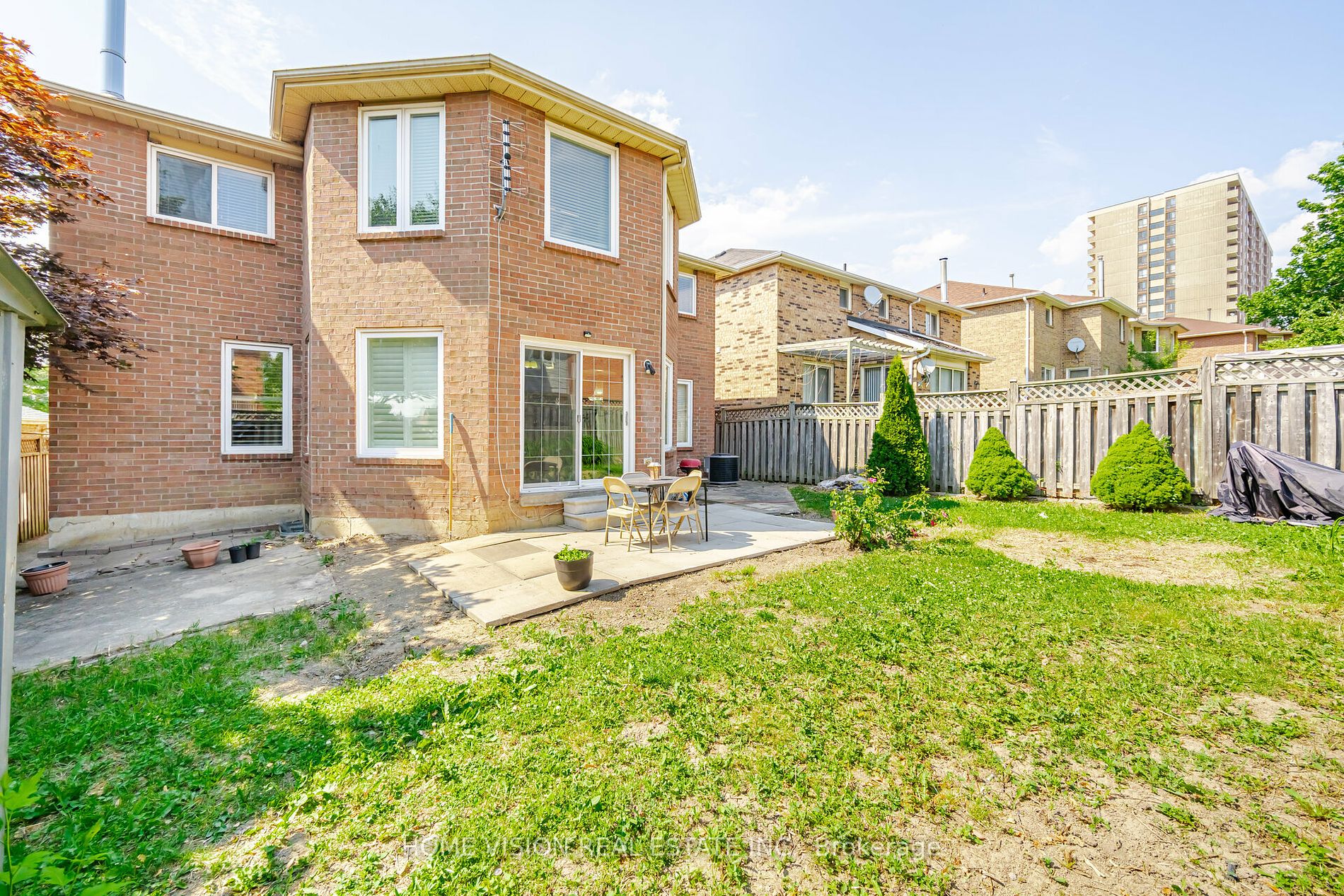 42 Cousins, Brampton, Ontario L6Y 3K5, 4 Bedrooms Bedrooms, ,5 BathroomsBathrooms,Detached,For Sale,Cousins,W9295746