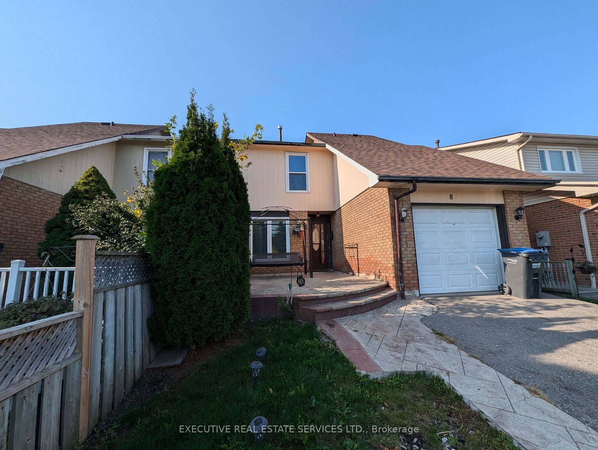 8 Hinchley Wood, Brampton, Ontario L6V 3M3, 3 Bedrooms Bedrooms, ,3 BathroomsBathrooms,Semi-detached,For Sale,Hinchley Wood,W9386196