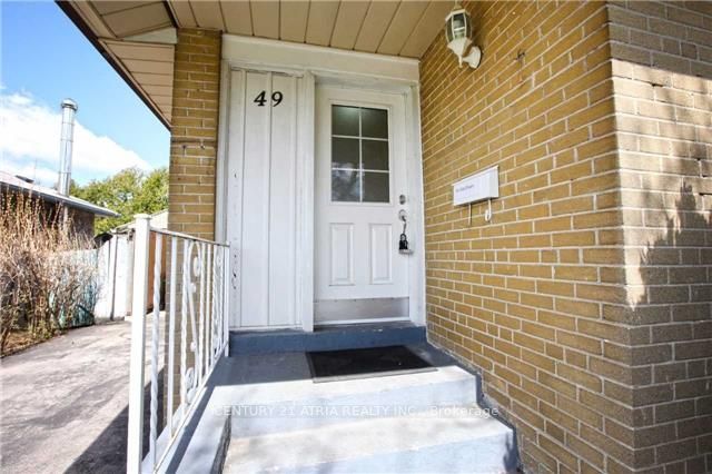 49 Alexandria, Brampton, Ontario L6T 1N2, 3 Bedrooms Bedrooms, ,1 BathroomBathrooms,Semi-detached,For Sale,Alexandria,W9304896