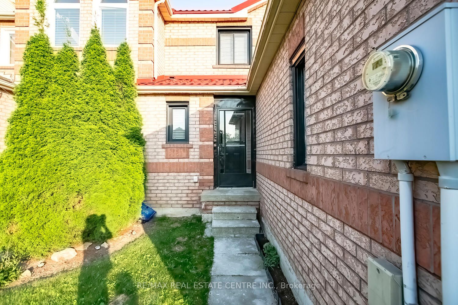 129 Lent, Brampton, Ontario L6Y 5E6, 3 Bedrooms Bedrooms, ,4 BathroomsBathrooms,Att/row/twnhouse,For Sale,Lent,W9391895