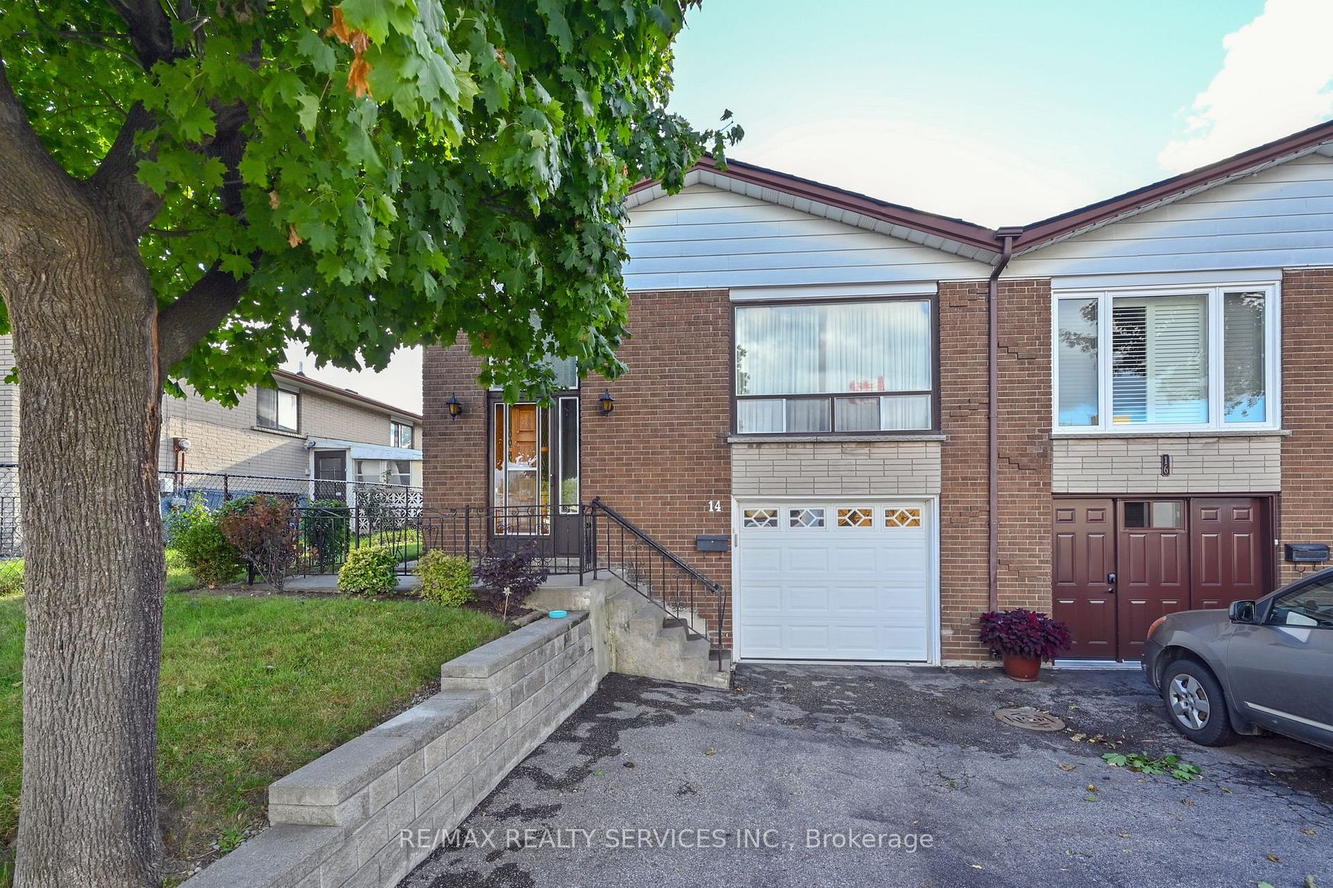 14 Ardglen, Brampton, Ontario L6W 1V2, 3 Bedrooms Bedrooms, ,2 BathroomsBathrooms,Semi-detached,For Sale,Ardglen,W9392926