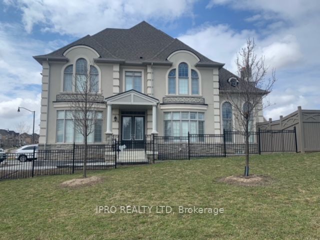 1 Royal West, Brampton, Ontario L6X 2X3, 5 Bedrooms Bedrooms, ,6 BathroomsBathrooms,Detached,For Sale,Royal West,W9393517