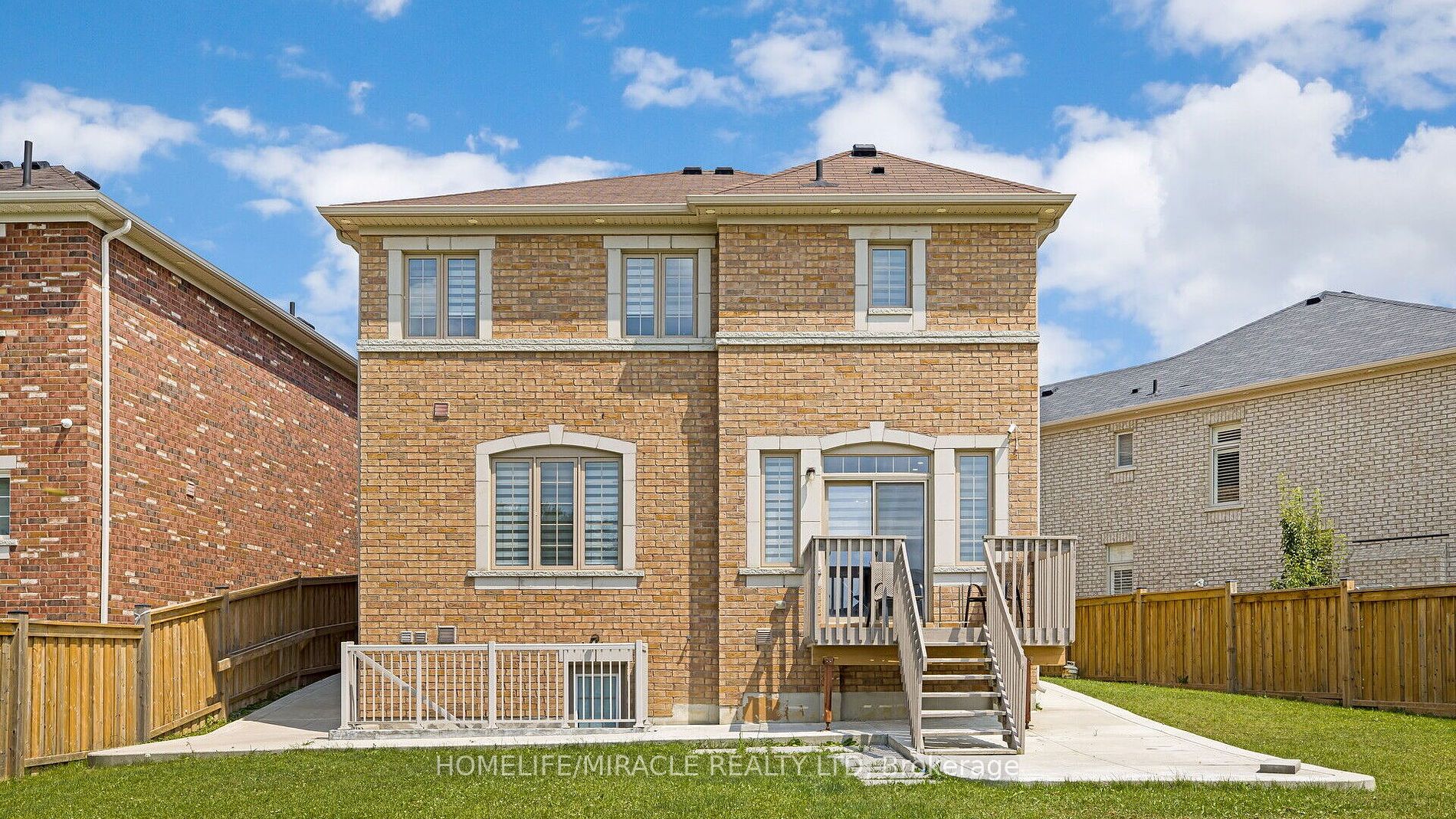 58 Masken, Brampton, Ontario L7A 4K3, 4 Bedrooms Bedrooms, ,4 BathroomsBathrooms,Detached,For Sale,Masken,W9394456