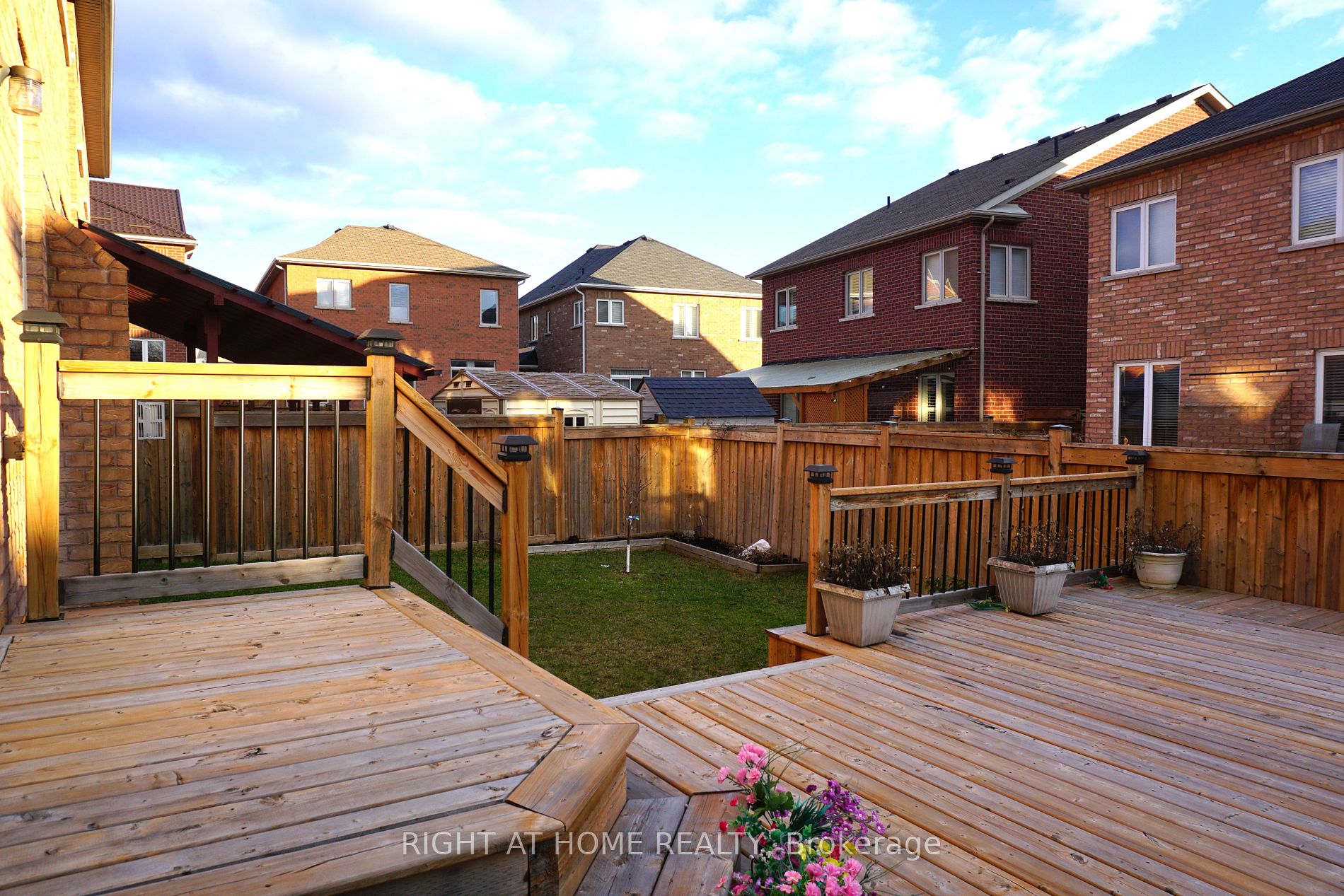 6 Bryony, Brampton, Ontario L6R 0G2, 4 Bedrooms Bedrooms, ,5 BathroomsBathrooms,Detached,For Sale,Bryony,W9395061