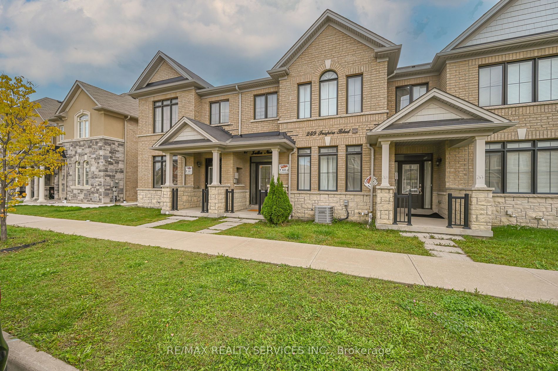 249 Inspire, Brampton, Ontario L6R 3Z3, 3 Bedrooms Bedrooms, ,3 BathroomsBathrooms,Att/row/twnhouse,For Sale,Inspire,W9395127