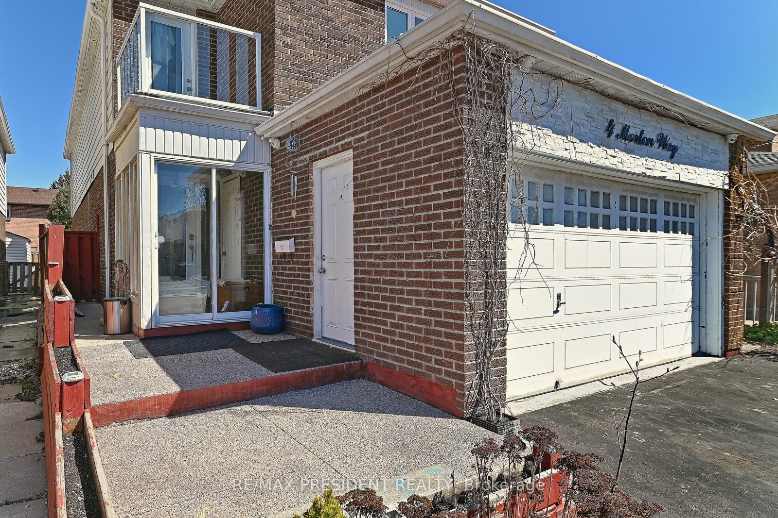 4 Morton, Brampton, Ontario L6Y 2R7, 4 Bedrooms Bedrooms, ,5 BathroomsBathrooms,Detached,For Sale,Morton,W9396571