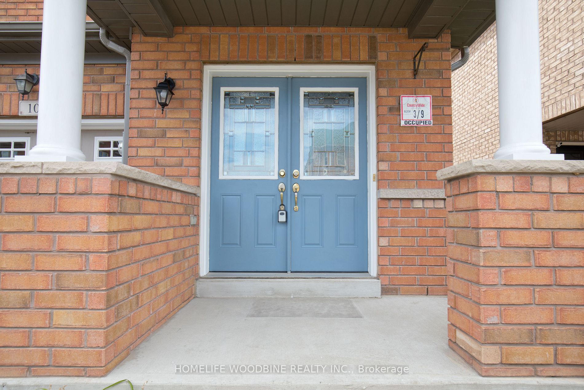 10 Davenhill, Brampton, Ontario L6P 3E1, 3 Bedrooms Bedrooms, ,4 BathroomsBathrooms,Att/row/twnhouse,For Sale,Davenhill,W9310044