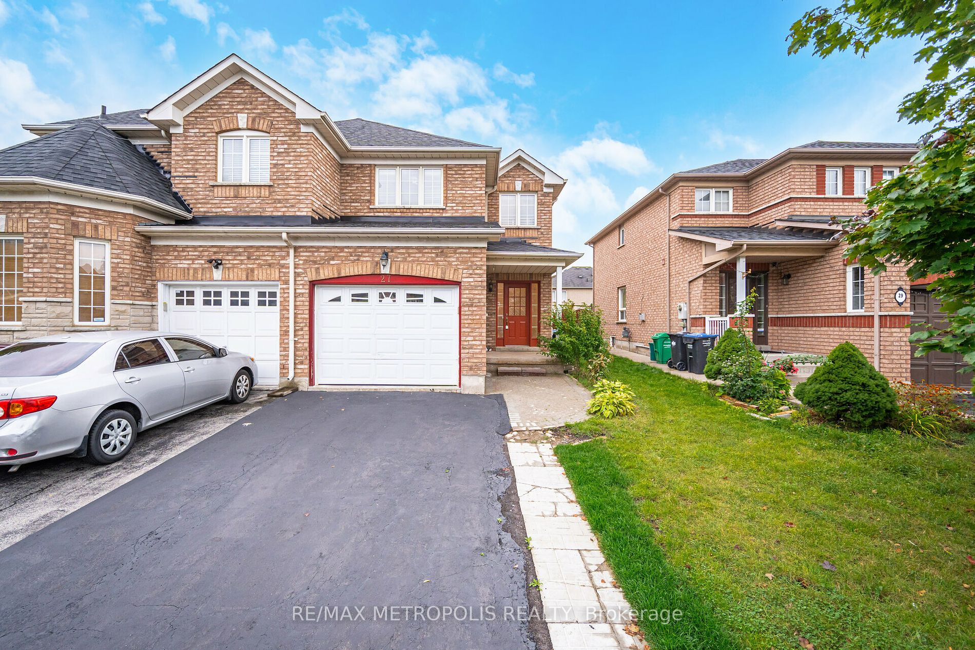 27 Prince, Brampton, Ontario L7A 2C9, 3 Bedrooms Bedrooms, ,4 BathroomsBathrooms,Semi-detached,For Sale,Prince,W9417164