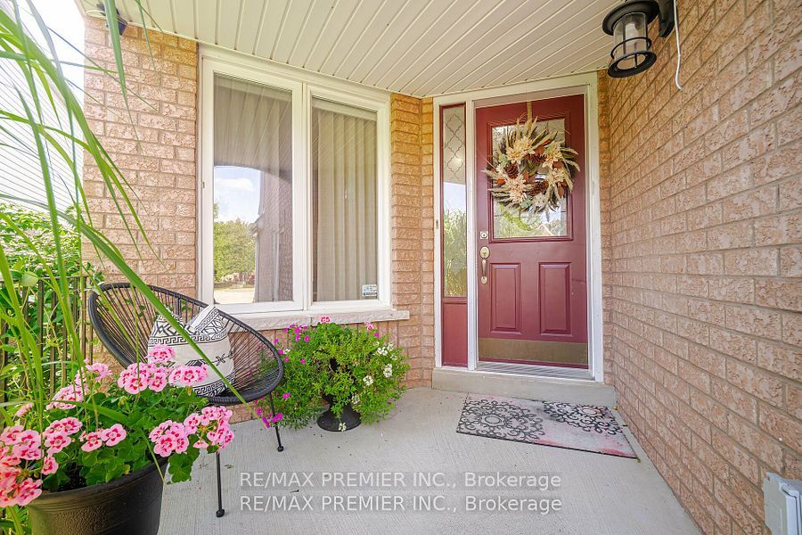 37 Furrows, Brampton, Ontario L6Z 4S5, 4 Bedrooms Bedrooms, ,3 BathroomsBathrooms,Detached,For Sale,Furrows,W9418763