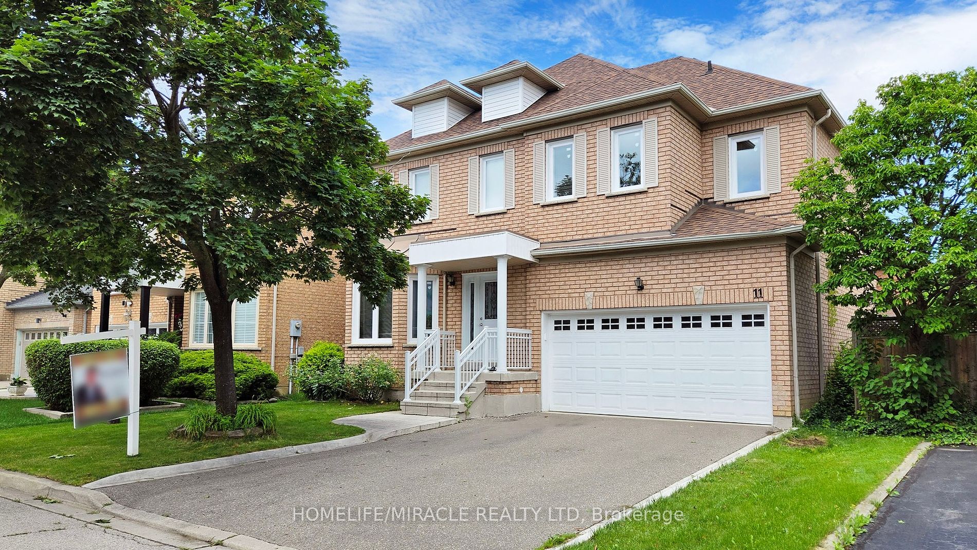 11 BADGER, Brampton, Ontario L6R 1Z1, 4 Bedrooms Bedrooms, ,4 BathroomsBathrooms,Detached,For Sale,BADGER,W9505795