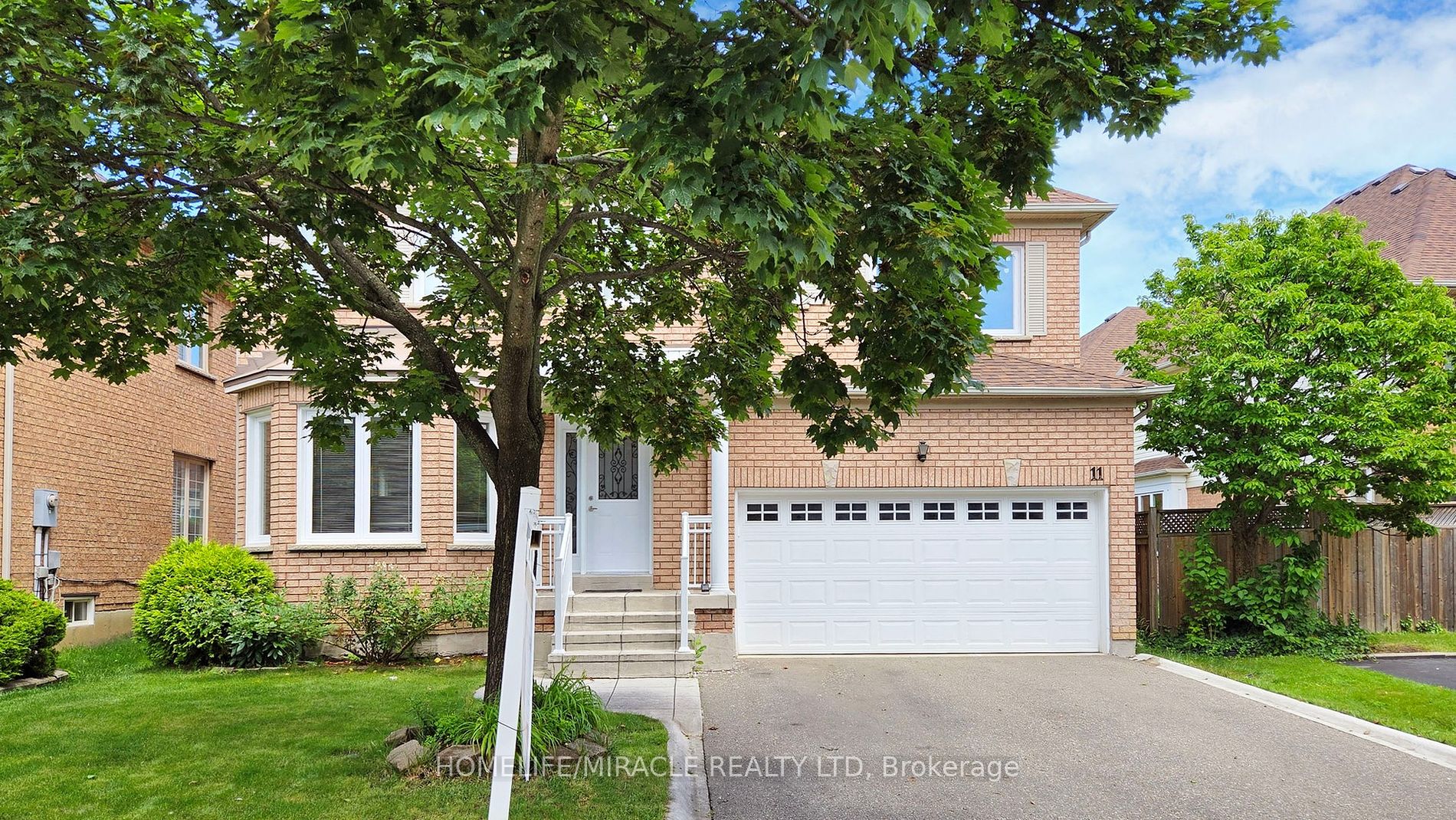 11 BADGER, Brampton, Ontario L6R 1Z1, 4 Bedrooms Bedrooms, ,4 BathroomsBathrooms,Detached,For Sale,BADGER,W9505795