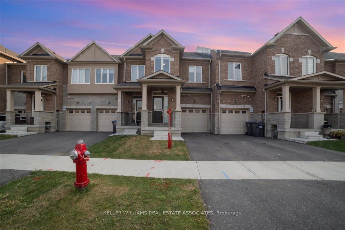 36 Savino, Brampton, Ontario L6Z 1X9, 3 Bedrooms Bedrooms, ,3 BathroomsBathrooms,Att/row/twnhouse,For Sale,Savino,W9509442