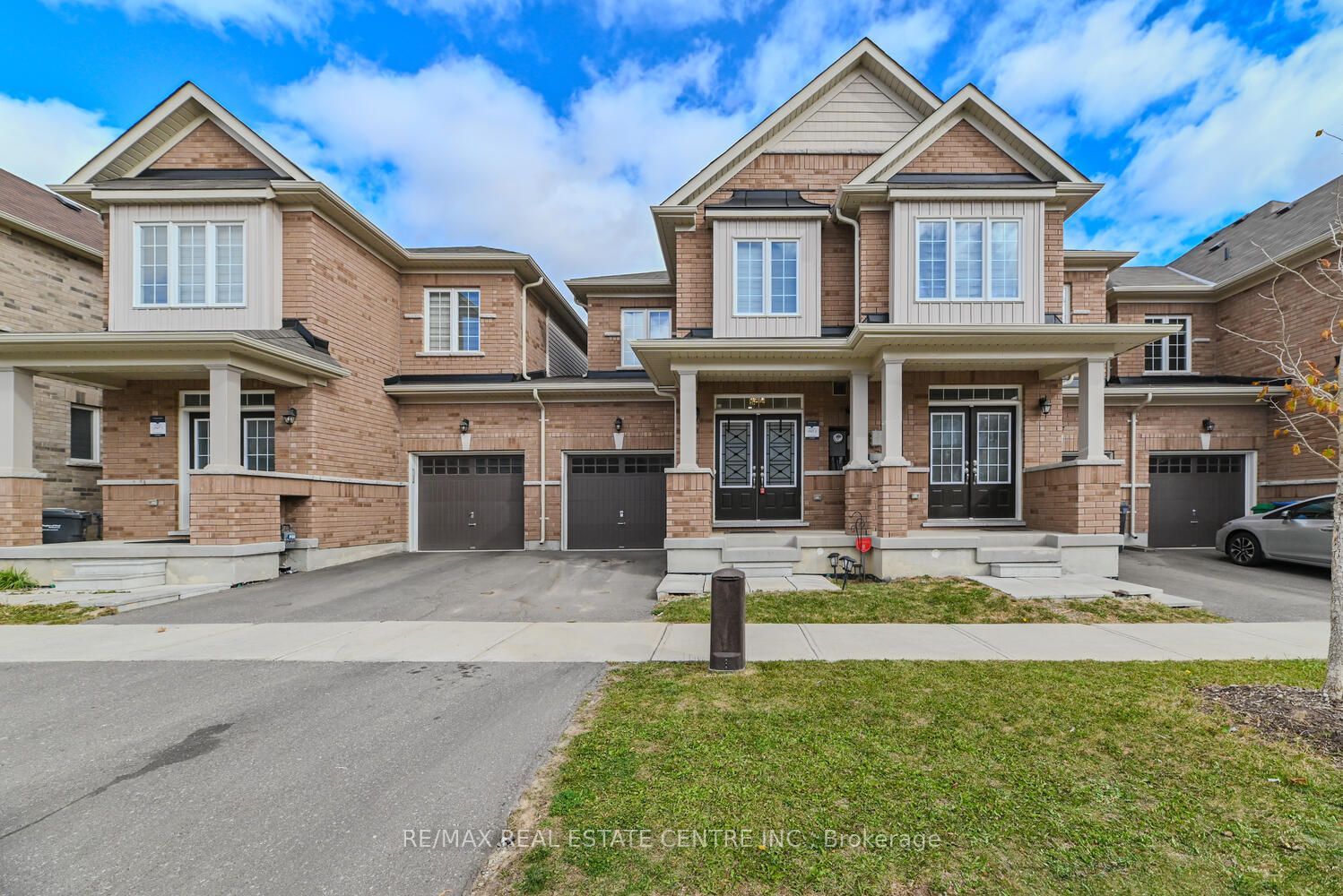 15 OLEARY, Brampton, Ontario L7A 4X1, 3 Bedrooms Bedrooms, ,3 BathroomsBathrooms,Att/row/twnhouse,For Sale,OLEARY,W9511645