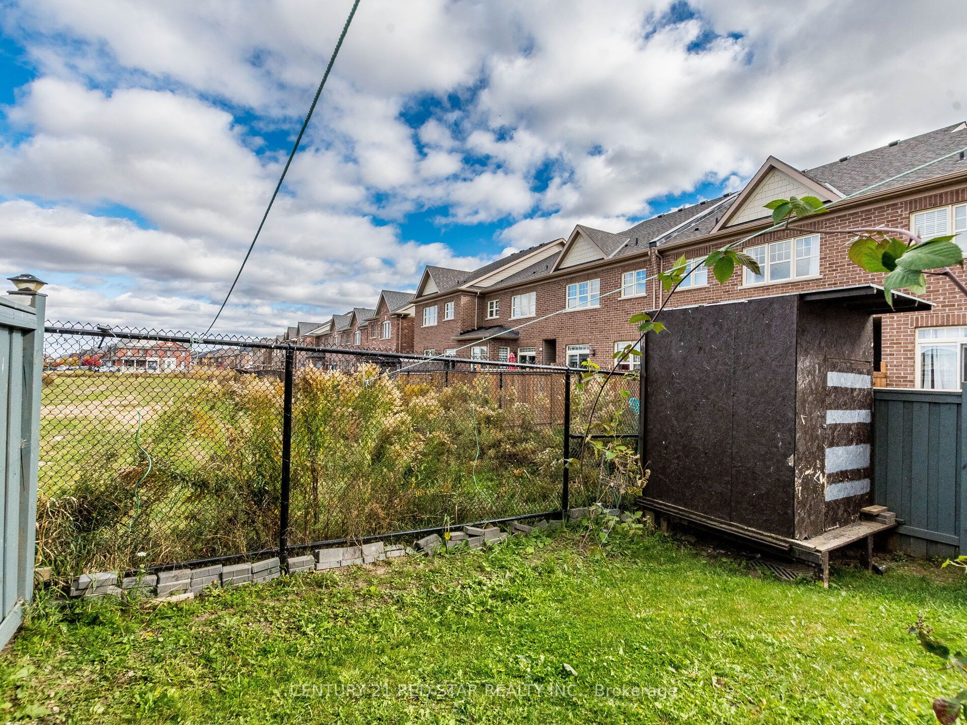 102 Padbury, Brampton, Ontario L7A 4V4, 4 Bedrooms Bedrooms, ,4 BathroomsBathrooms,Att/row/twnhouse,For Sale,Padbury,W9514436