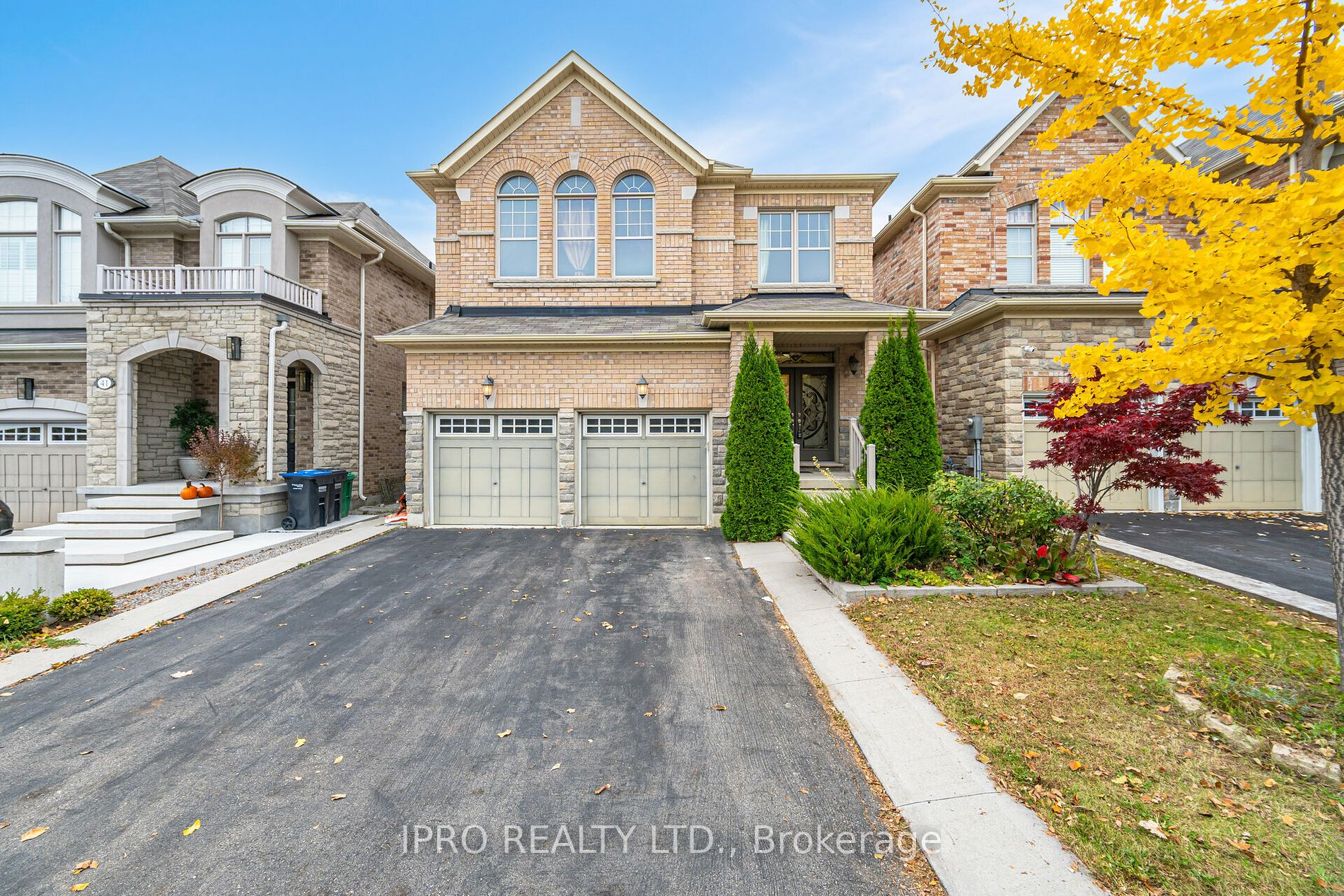 39 Mediterranean, Brampton, Ontario L6Y 0T3, 4 Bedrooms Bedrooms, ,4 BathroomsBathrooms,Detached,For Sale,Mediterranean,W9752071