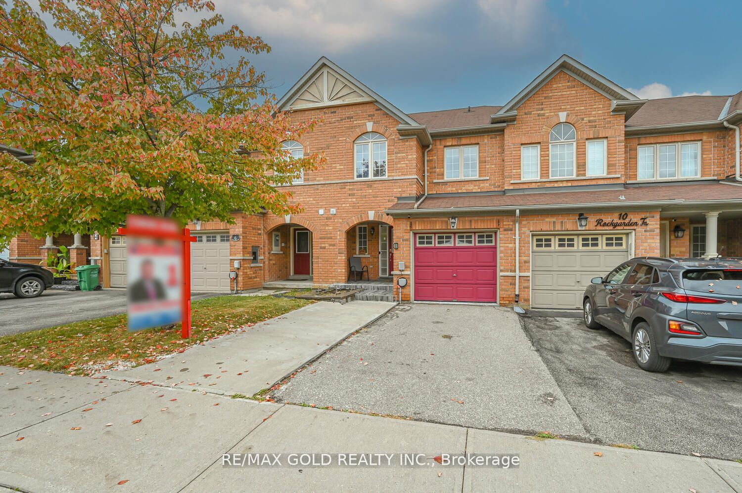 8 Rockgarden, Brampton, Ontario L6R 3M9, 4 Bedrooms Bedrooms, ,4 BathroomsBathrooms,Att/row/twnhouse,For Sale,Rockgarden,W9768764