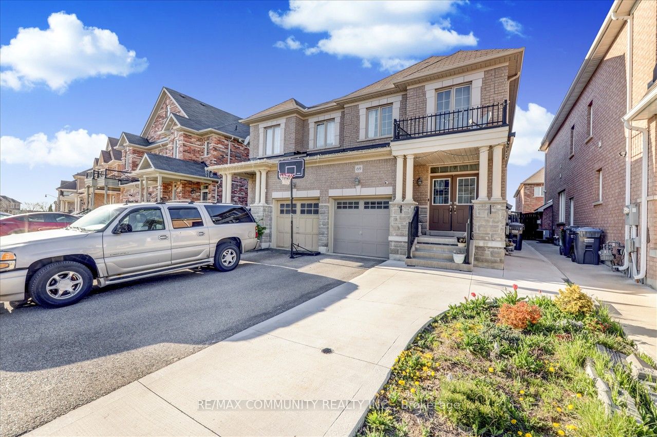 69 Clearfield, Brampton, Ontario L6P 3J4, 3 Bedrooms Bedrooms, ,4 BathroomsBathrooms,Semi-detached,For Sale,Clearfield,W9769488