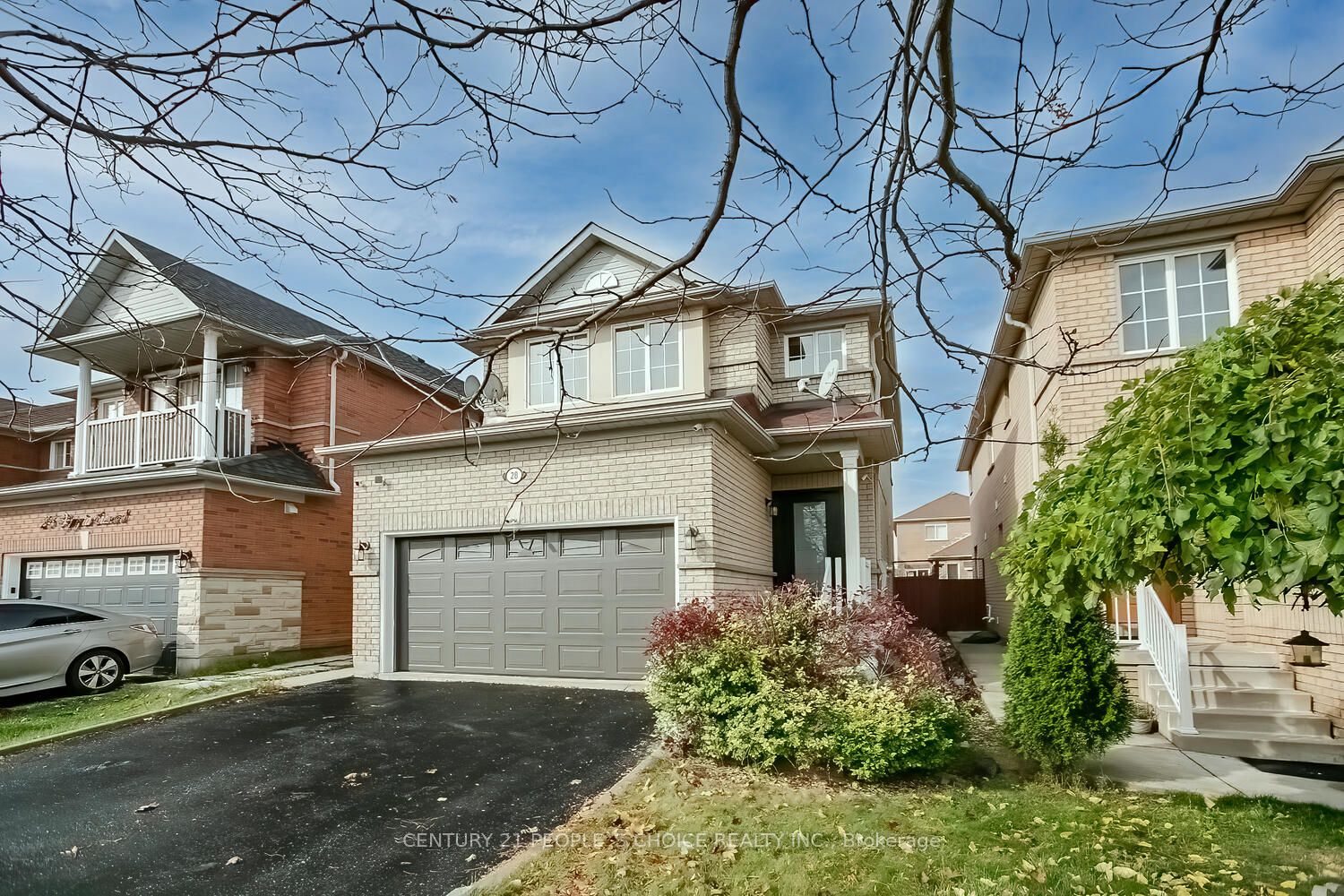 28 Olympia, Brampton, Ontario L6X 4W1, 3 Bedrooms Bedrooms, ,3 BathroomsBathrooms,Detached,For Sale,Olympia,W9769865