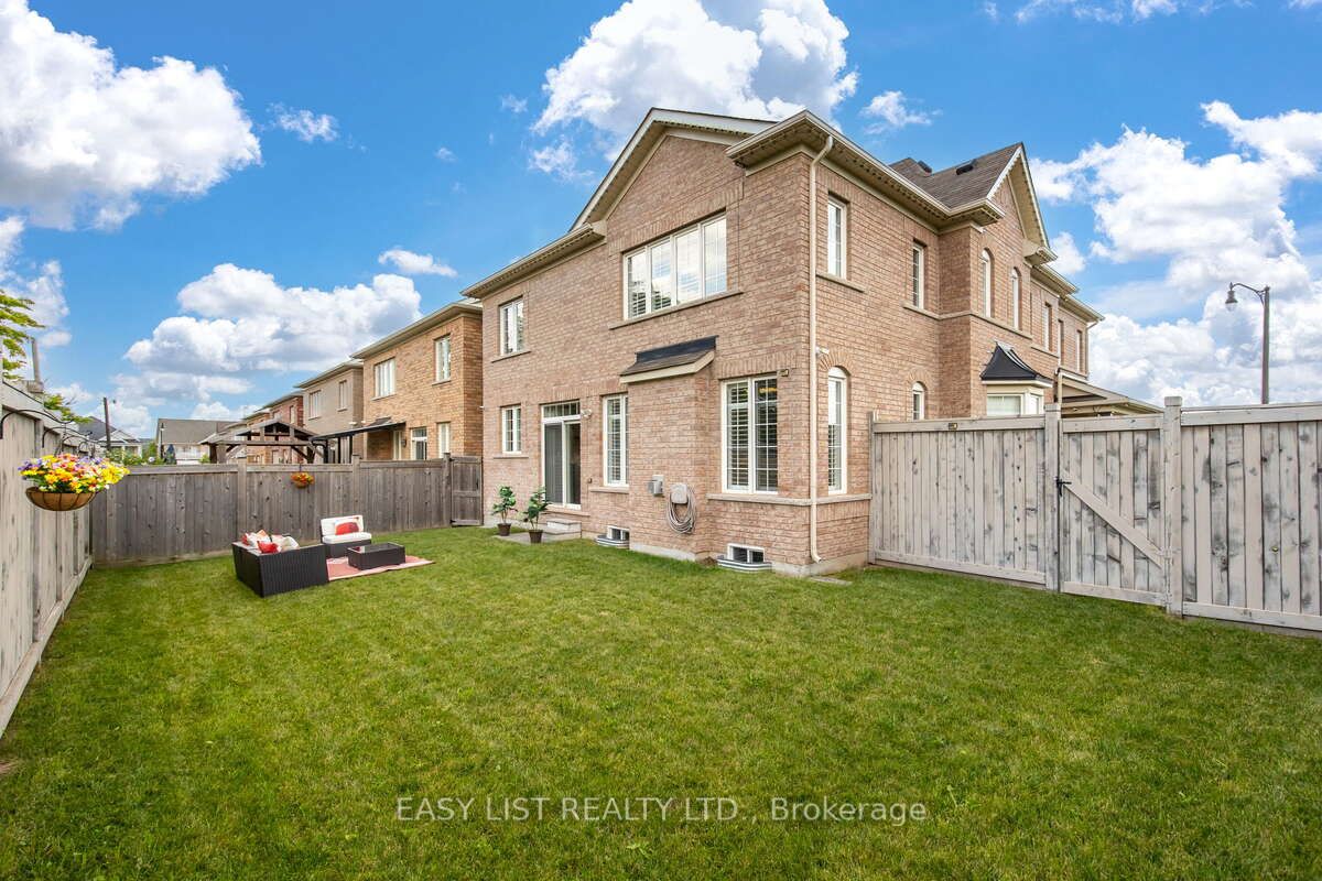 20 Proud, Brampton, Ontario L6Y 5Z1, 5 Bedrooms Bedrooms, ,4 BathroomsBathrooms,Detached,For Sale,Proud,W9769993