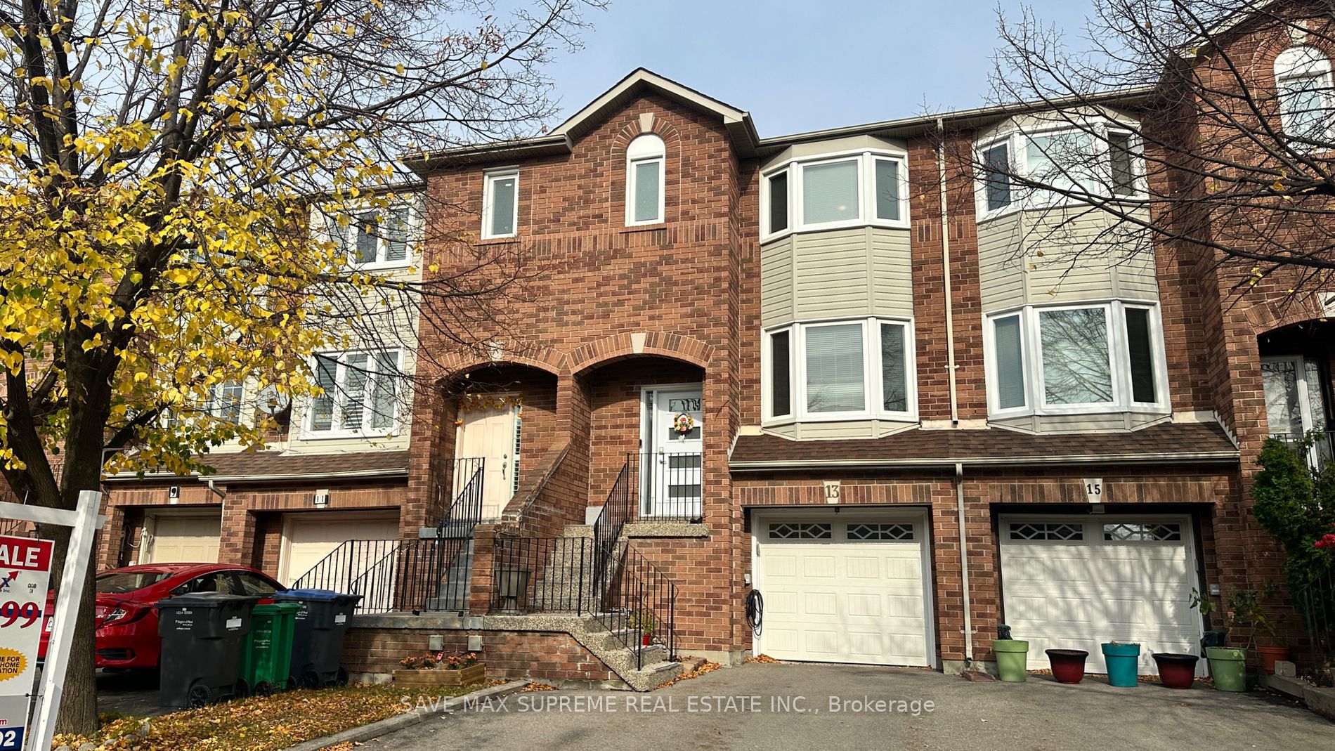 13 Dino, Brampton, Ontario L6Y 4X6, 3 Bedrooms Bedrooms, ,3 BathroomsBathrooms,Att/row/twnhouse,For Sale,Dino,W9770096