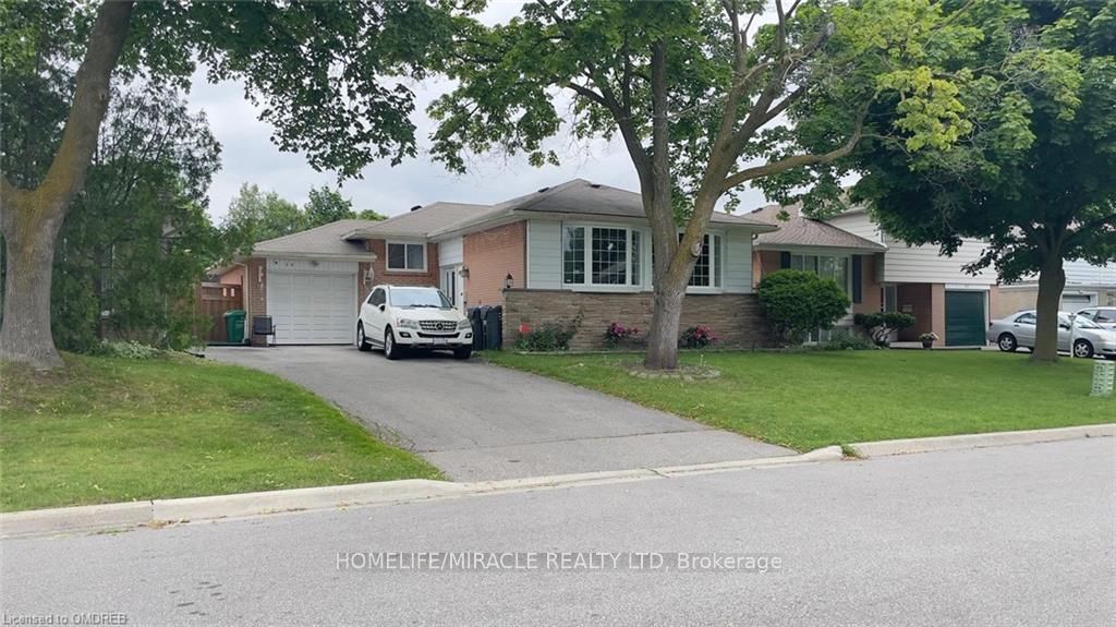 39 Abbey, Brampton, Ontario L6W 2T9, 3 Bedrooms Bedrooms, ,3 BathroomsBathrooms,Detached,For Sale,Abbey,W10410693